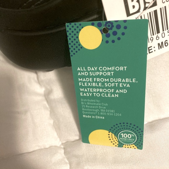 Free with purchase of three items Black " Croc " clogs NWT Womens size 8 - Picture 6 of 6